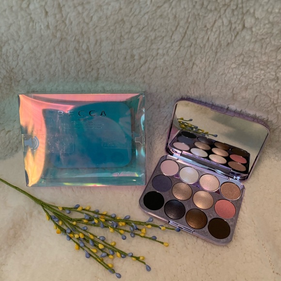 BECCA Other - BECCA PEARL GLOW EYESHADOW PALETTE NWT!